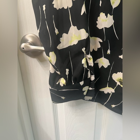 Simply Vera Vera Wang Cream and Black 3/4 Sleeve Blouse….XL…NWT - Picture 2 of 5